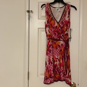 Brand: Nurture Color: Multicolored pink, orange, maroon, cream Size: Medium